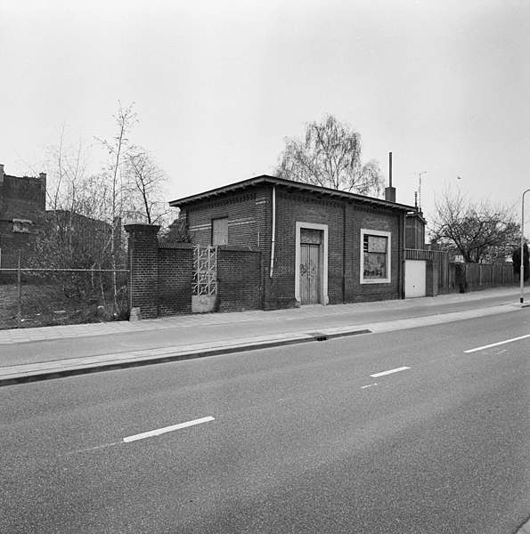 File:Overzicht voorzijde bijgebouw - Venlo - 20351538 - RCE.jpg