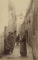 Mensen in de straten van Whitby, 1889