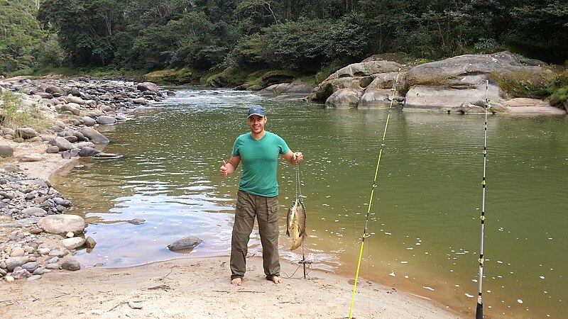 File:Pesca en el río Moroco.jpg