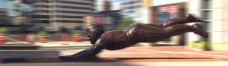 File:Pete Rose Statue by Tom Tsuchiya.jpg