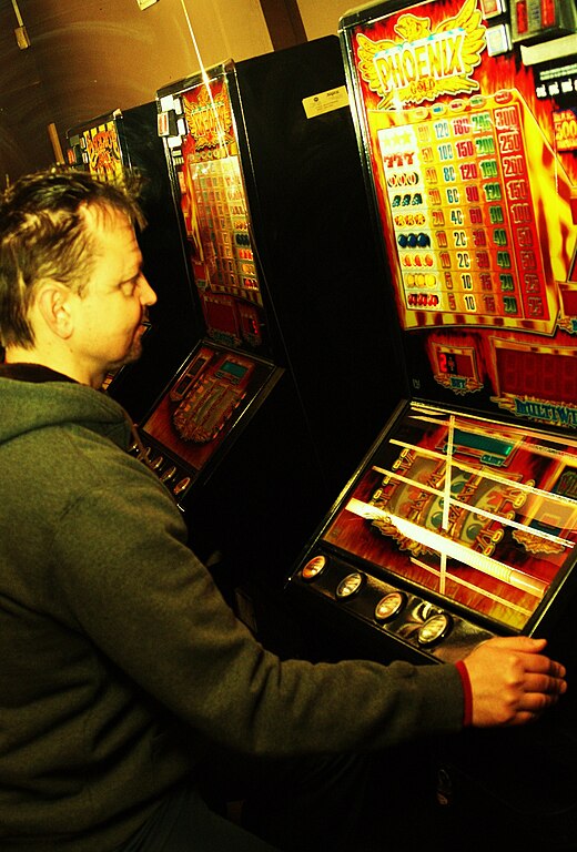 File:Slot machine.jpg - Wikimedia Commons