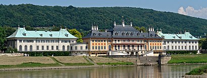 So kommt man zu Schloss & park Pillnitz mit den Öffentlichen - Mehr zum Ort Hier