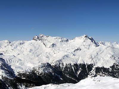 Blick nach Nordwesten zu Piz Forbesch und Piz Arblatsch.