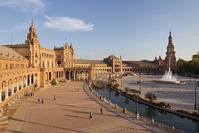 File:Plaza de España (Sevilla) - 01.jpg