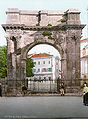 Arco romano dei Sergi.