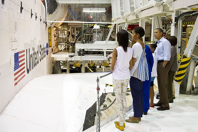 File:President Barack Obama Visit to Kennedy Space Center (201104290023HQ) DVIDS757923.jpg