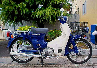 Каб мопед. Honda super Cub 2007. Honda super Cub Press. Honda super Cub и Press Cub. Honda Cub 50 характеристики super.