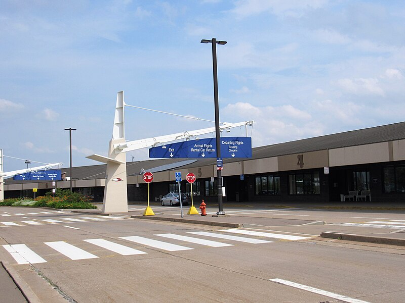 File:Quad City International Airport 01.jpg