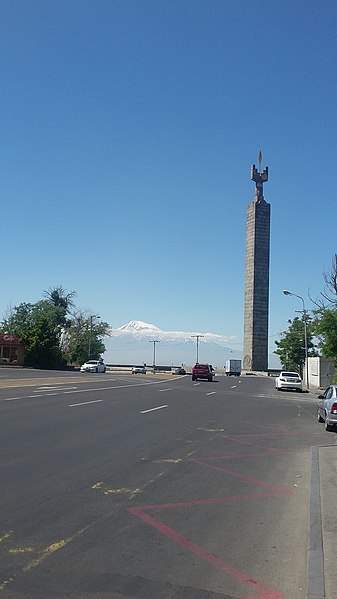 File:Revived Armenia Monument 47.jpg