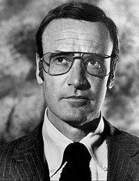 Richard Anderson como Oscar Goldman.JPG