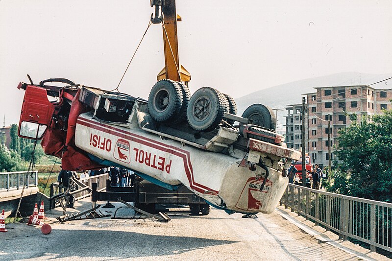 File:Road to Ankara blocked.jpg