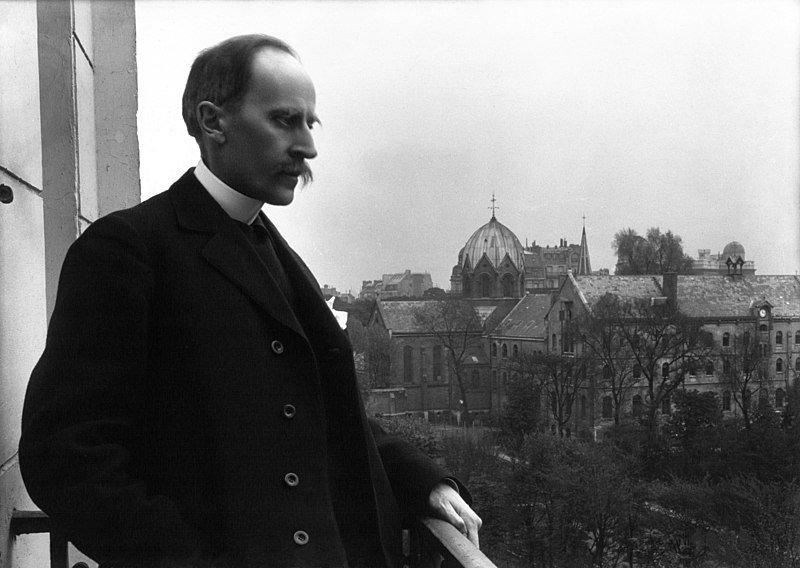 File:Romain Rolland au balcon, Meurisse, 1914.jpg