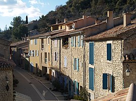 Vitrolles-en-Luberon'daki ana yol