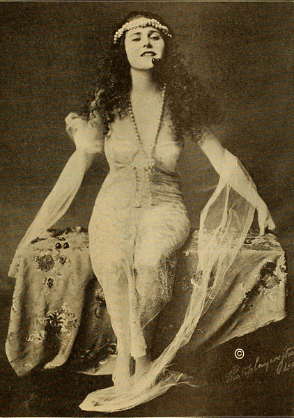 File:Ruth Roland 1916 2.jpg