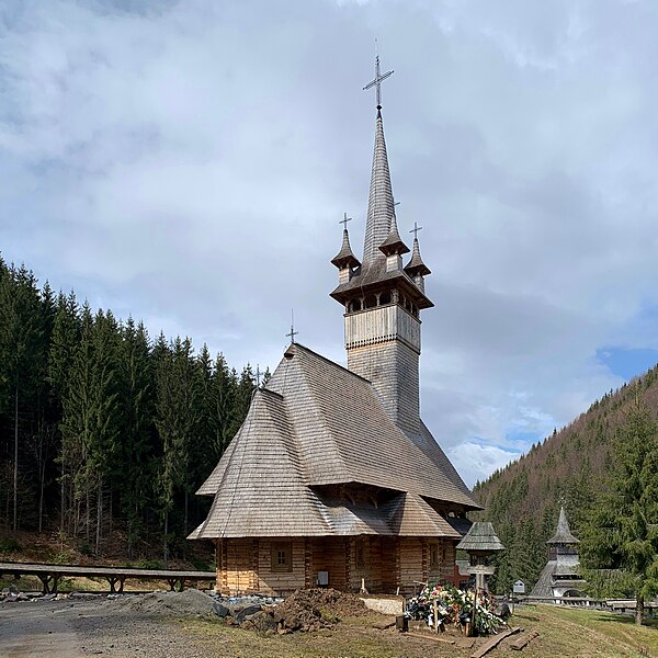 File:Saints Constantine and Helena Monastery Budești Mănăstirea Sfinții Împărați Constantin și Elena Budești.jpg