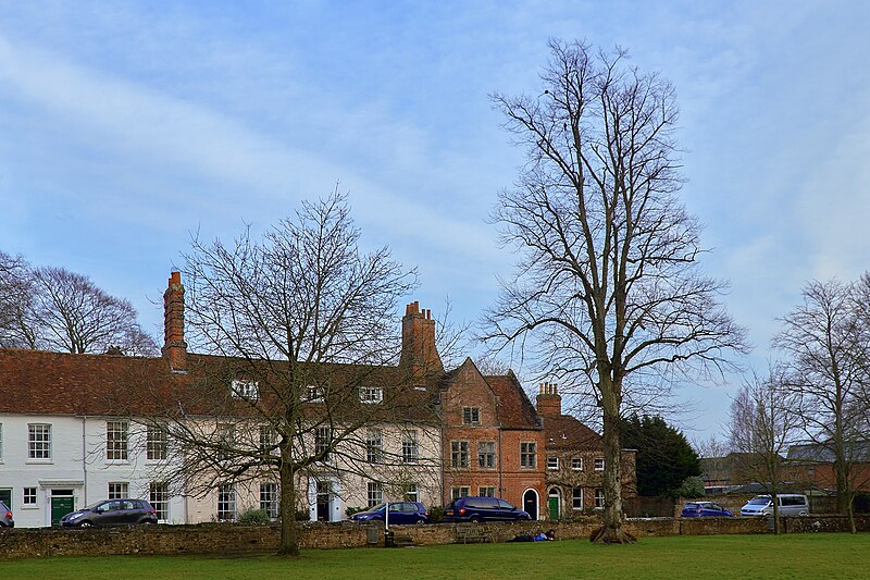 File:Salisbury, England (25366074794).jpg