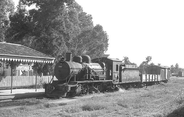 Steam locomotive at Santiago del Estero station, 1975