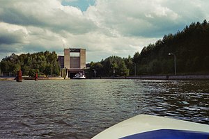 Schleusung mit Kleinfahrzeug; Blick von Norden, Einfahrt im Unterwasser (2005)