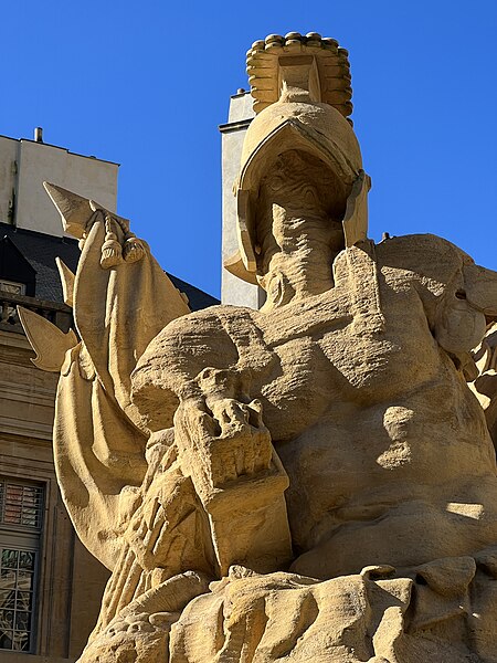 File:Sculpture Place Armes - Metz (FR57) - 2022-02-27 - 4.jpg