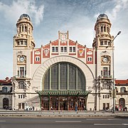 Edificio della stazione centrale di Praga di Josef Fanta