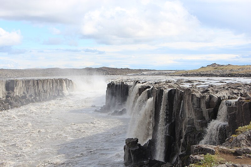 File:Selfoss 2012-08.JPG