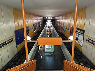 <span class="mw-page-title-main">Boulogne–Pont de Saint-Cloud station</span> Metro station in Paris, France