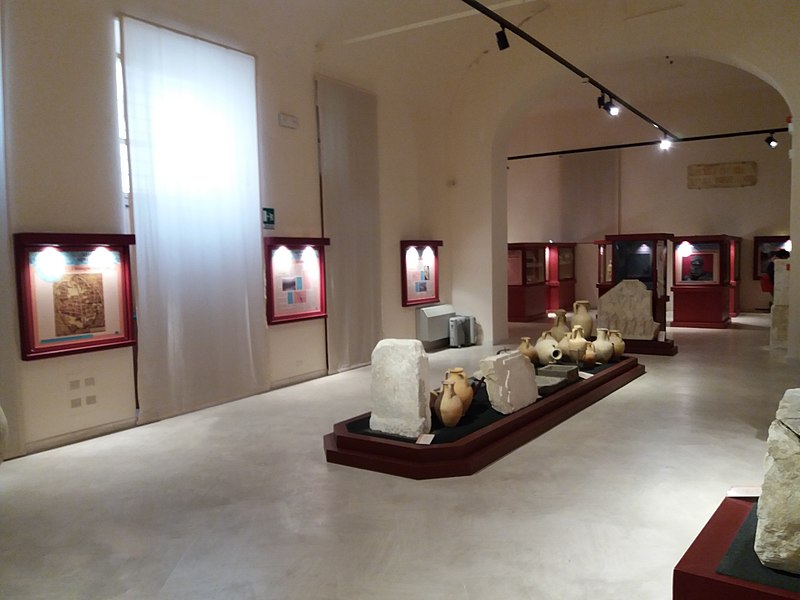 File:Sulmona - Museo civico 23.jpg