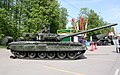 T-80BV - military vehicles static displays in Luzhniki 2010-03.jpg