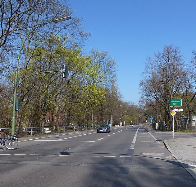 File:Tegel Bernauer Straße.JPG