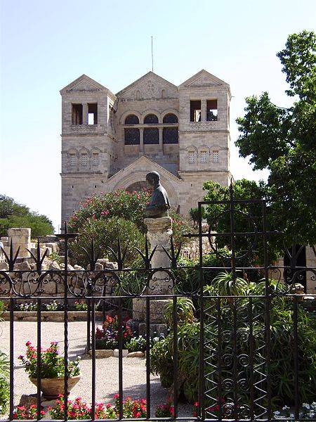 File:Temple on Mount Tabor - panoramio.jpg