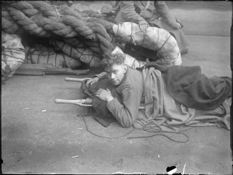 File:The British Army in the UK- Evacuation From Dunkirk, May-June 1940 H1644.jpg