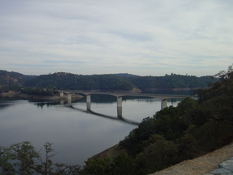 File:The New Melones Bridge (2960608407).jpg