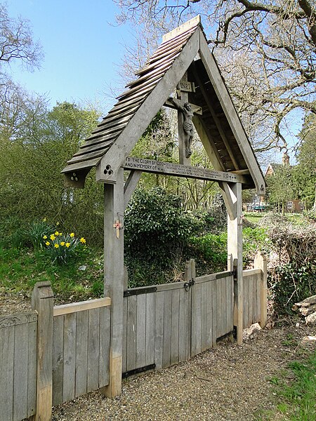 File:The War Memorial at Shipmeadow - geograph.org.uk - 4431861.jpg