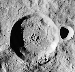 Cratère Tiselius AS16-M-0017.jpg
