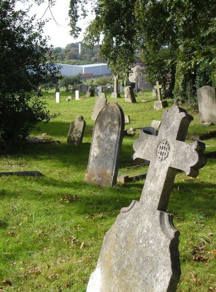 File:Torquay cemetery - geograph.org.uk - 257328.jpg