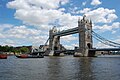 Tower Bridge ve dne