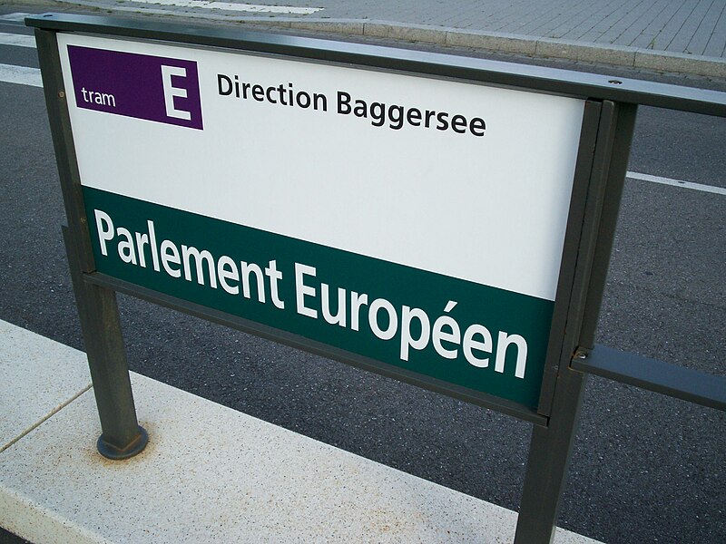 File:TramStrasbourg lineE ParlementEuropéen panneau2.JPG