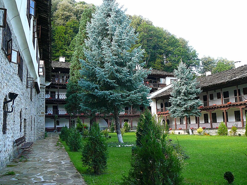 File:Troyan Monastery E3.jpg