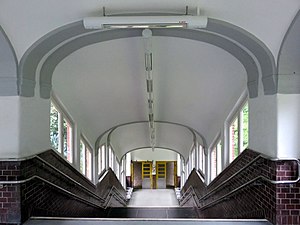 35. Platz: Vitavia mit U-Bahnhof Buckhorn in Hamburg-Volksdorf