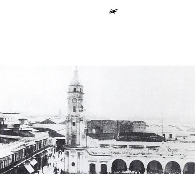 U.S. Navy aircraft over Veracruz, Mexico, in 1914.
