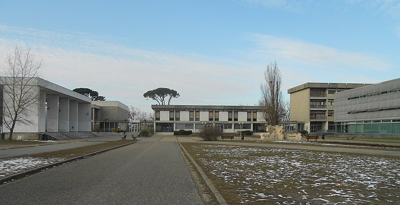 File:Université Montesquieu Bordeaux-IV - 02-2012 (2).jpg