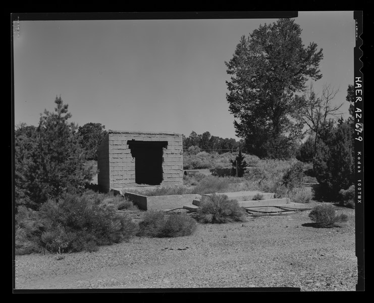 File:View of Feature 1, the remains of and administration building, view to the north - Orphan Lode Mine, North of West Rim Road between Powell Point and Maricopa Point, South Rim, Grand HAER AZ-67-9.tif