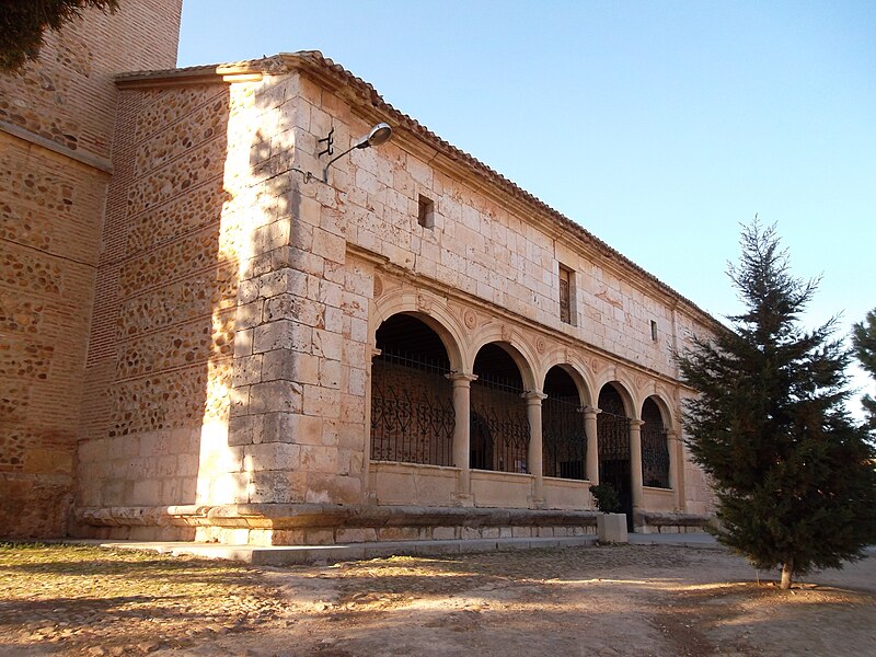 File:Villanueva-Iglesia de Santa María 03.JPG