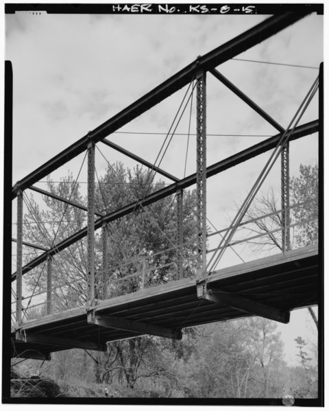 File:WEST SIDE (LOOKING EAST) - Onion Creek Bridge, Spanning Onion Creek .1 mile South of U.S. 166, Coffeyville, Montgomery County, KS HAER KANS,63-COF.V,2-15.tif