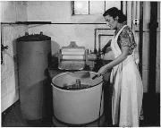 Washing machine with wringer Rural Electrification Administration USA 1930s.gif