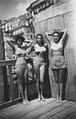 Юные неаполитанки в купальниках. Италия, 1948 год