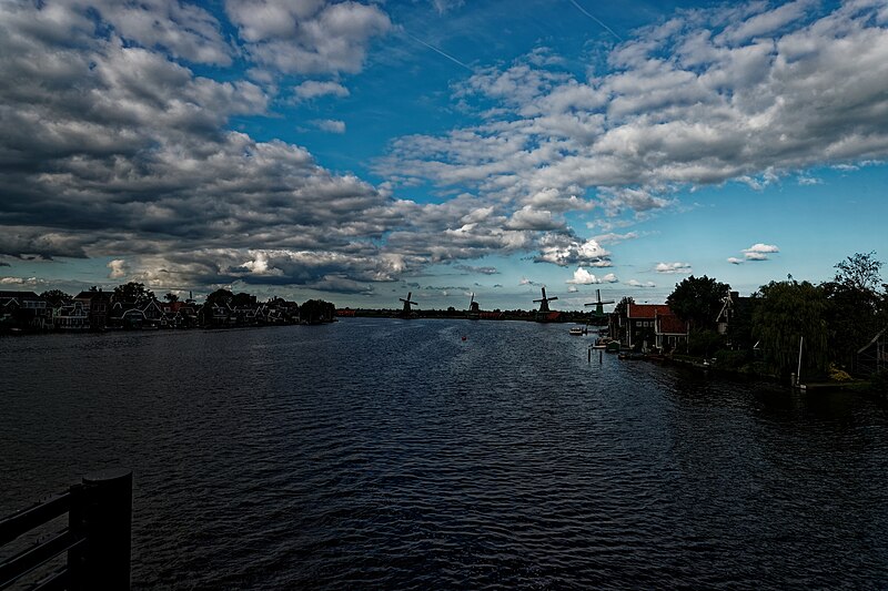 File:Zaandijk - Julianabrug (2009) - View North on Zaandijk, Zaan & Zaanse Schans I.jpg