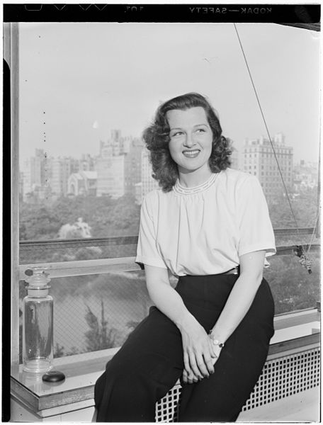 File:(Portrait of Jo Stafford, New York, N.Y.(?), ca. July 1946) (LOC) (5148793886).jpg