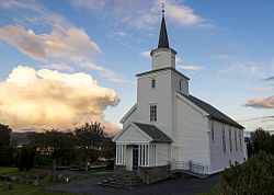 Blick auf die Dorfkirche