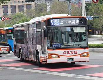 台北客運 KKA-0033 藍32.jpg